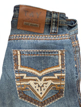 T&Y Jeans MD-1016 leather patch and embroidered back pocket detail